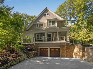 9 Valley Ct, Huntington Bay, NY 11743
