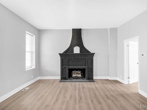3rd image of 4941 Lexington Ave