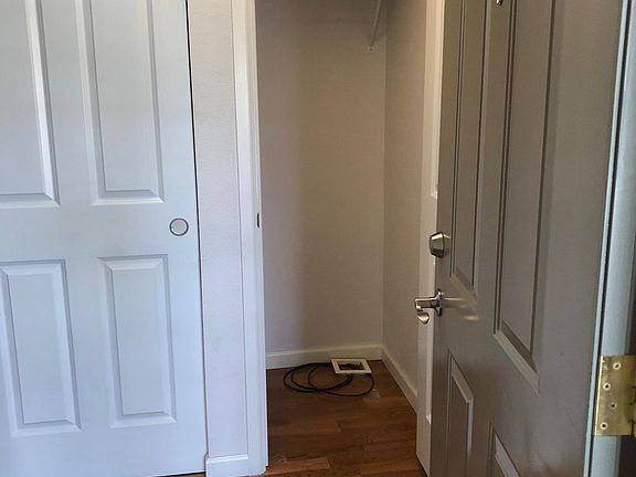 4th image of 501 141st Ave SE APT 31