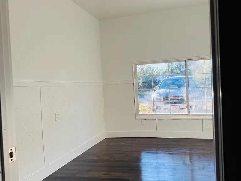 2025 N Mockingbird Ln — Photo 5