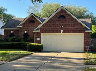 4735 Silverlake Dr, Sugar Land, TX 77479