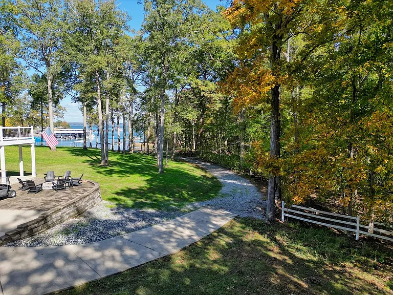 376 Peachtree Dr — Photo 53