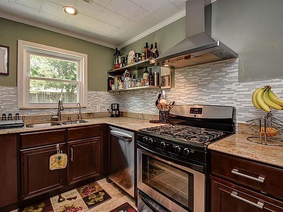 5th image of 4614 Oakdale St