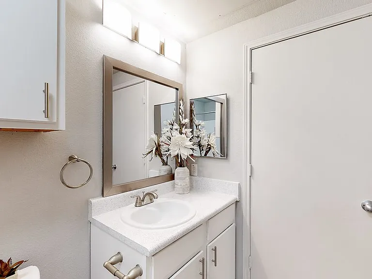 Sereno Park Apartments — Photo 74