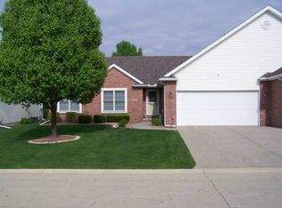 312 Fieldcrest Ct, Normal, IL 61761