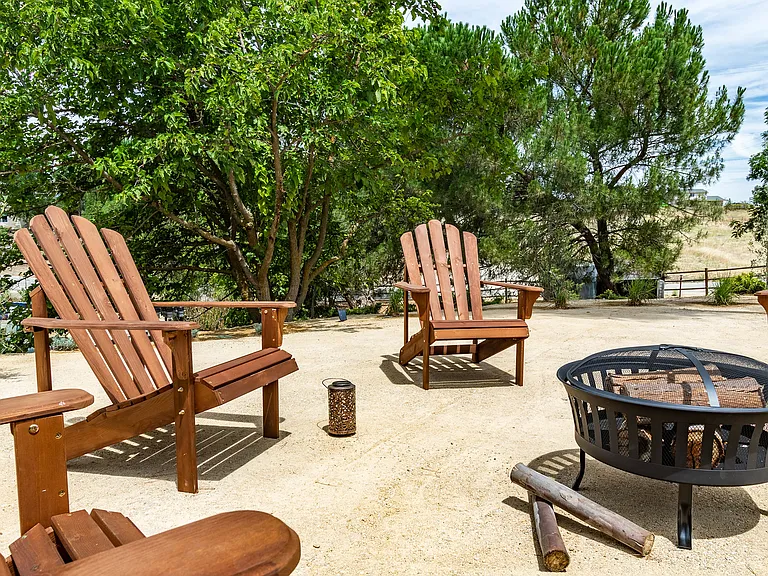 Outdoor fire-pit with seating for 6