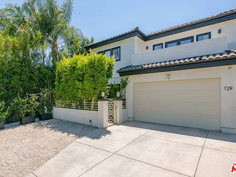729 N Ogden Dr — Photo 2