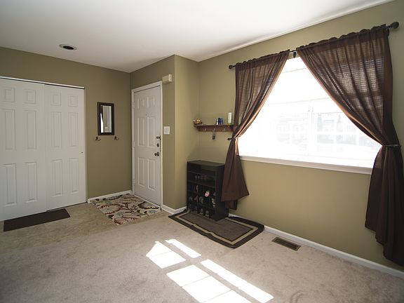 Bay Window Entry