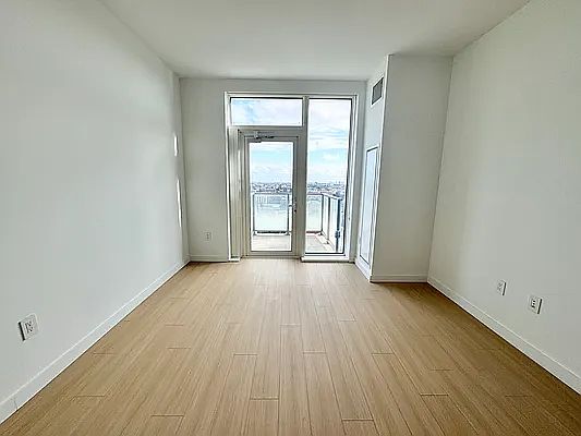 4th image of 128 Linden Blvd APT 5