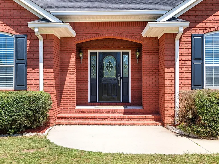 100 Carrington Cir — Photo 2