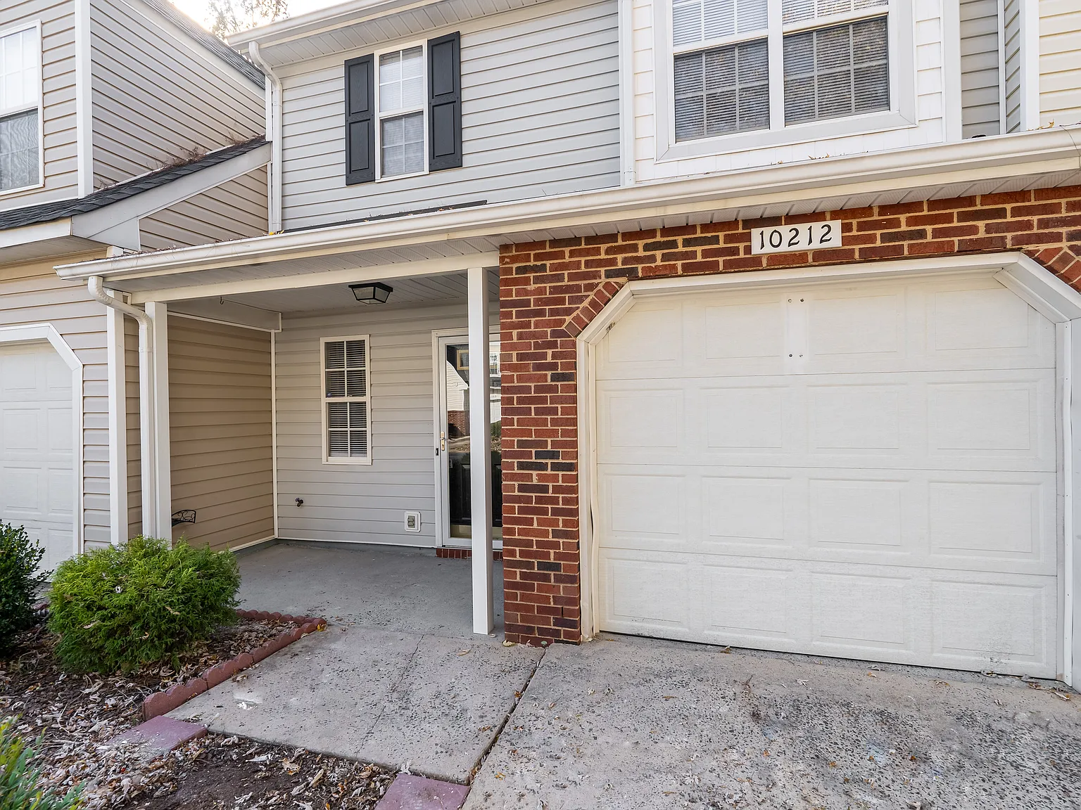 2 bed, 2.5 bath, 1414 sqft, $1,845 — Photo 3