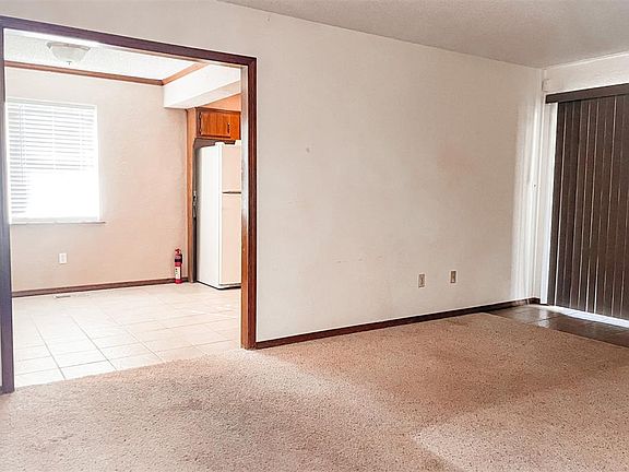 5th image of 808 Madeline Dr