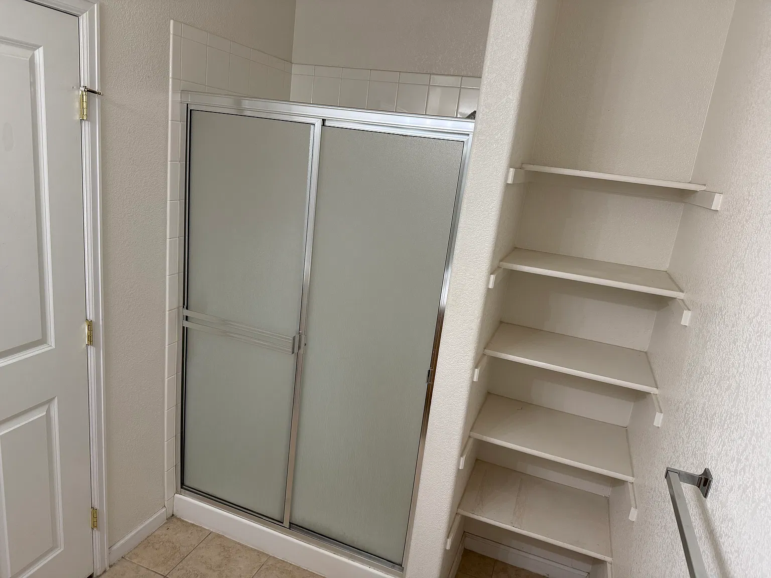 2 bed, 1100 sqft, $2,350 — Photo 3