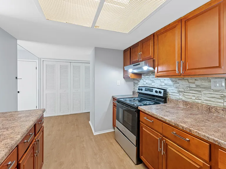 35 Rockland Dr — Photo 15