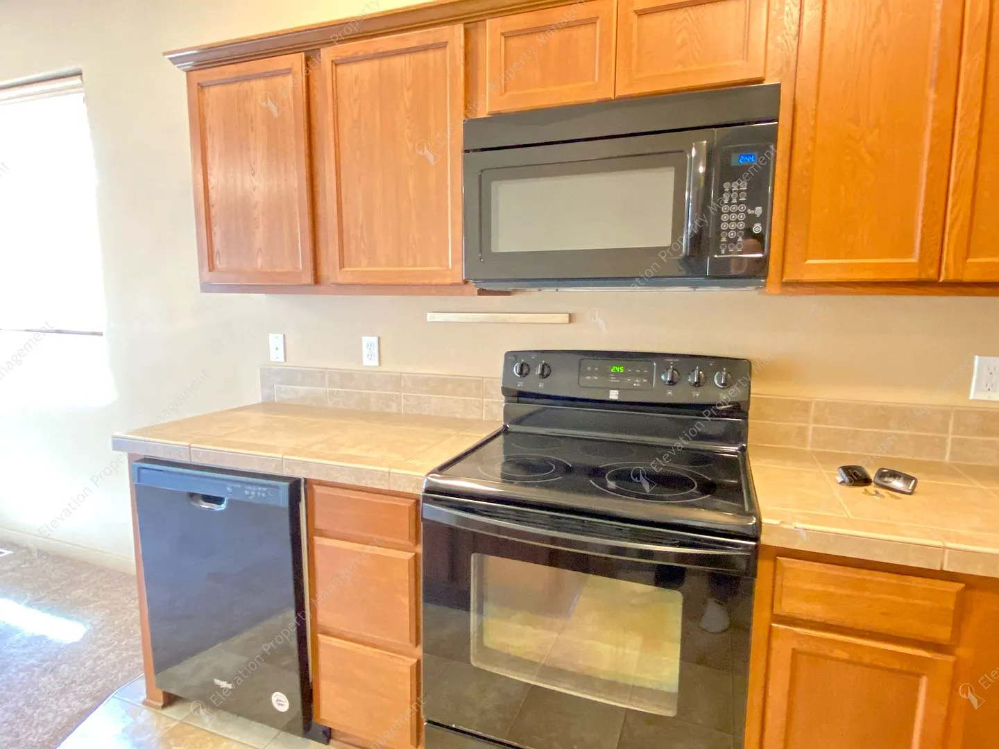 3 BR home in a great NE Bend neighborhood! — Photo 3