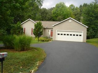105 Channel Way, Moneta, VA 24121