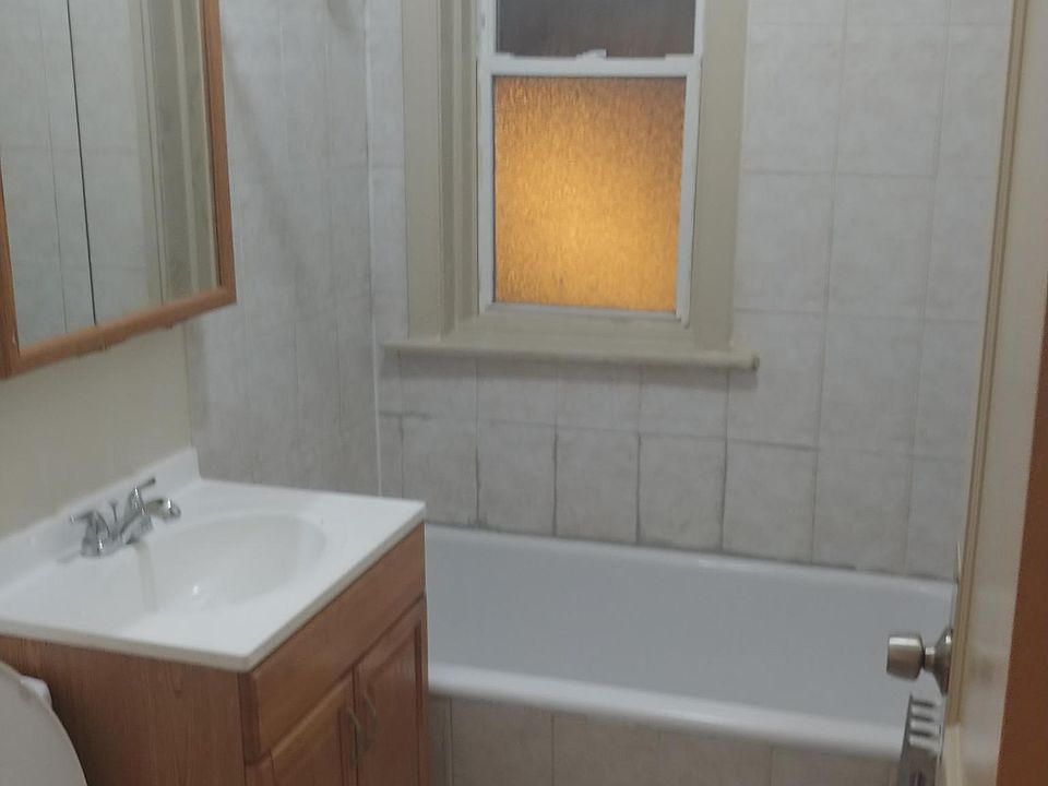 1st image of 5605 W Wabansia Ave