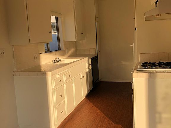 2nd image of 2200 N Beachwood Dr APT 309