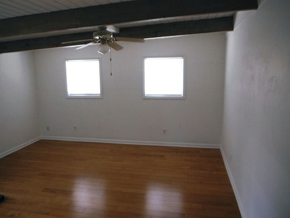 4th image of 19055 Triolo St
