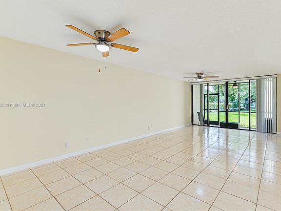 4th image of 11200 Taft St #11200