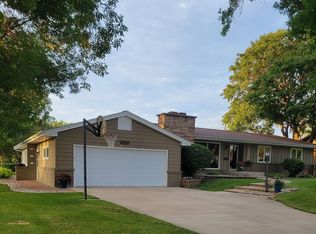 1003 2nd Ave NE, Clarion, IA 50525