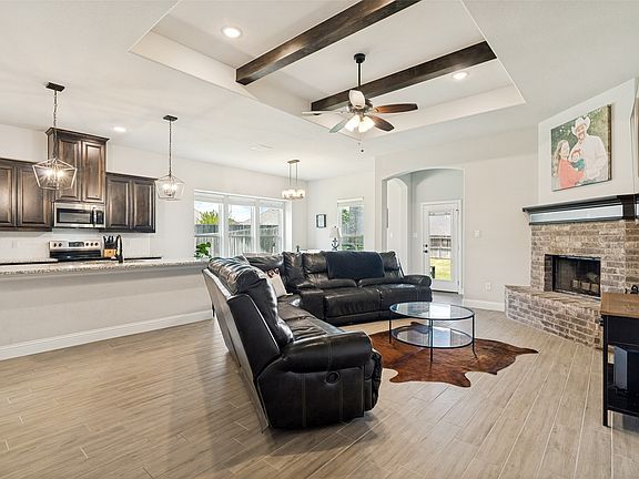 2nd image of 2108 Hill Crest Ct