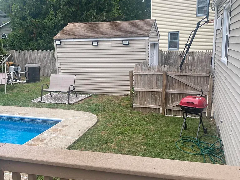 313 Yorke Ave — Photo 20