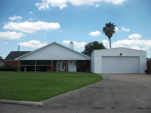 1st image of 304 Shannon Ln