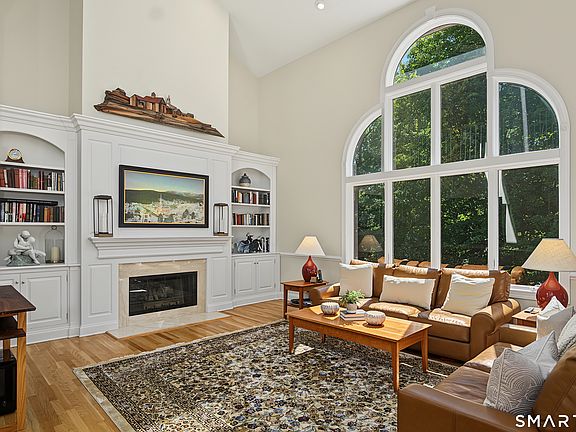 2nd image of 5 Lancaster Court