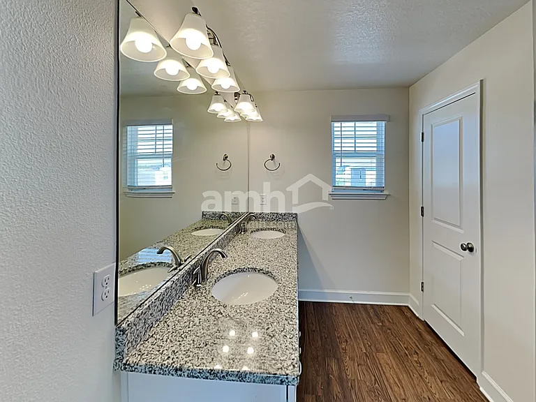 4436 Reisswood Loop — Photo 10