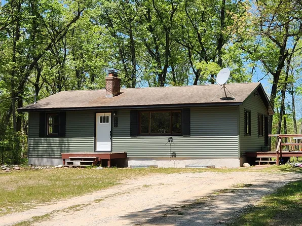 845 E Washington St, White Cloud, MI 49349