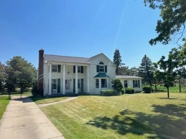 6677 Michigan St, Caseville, MI 48725