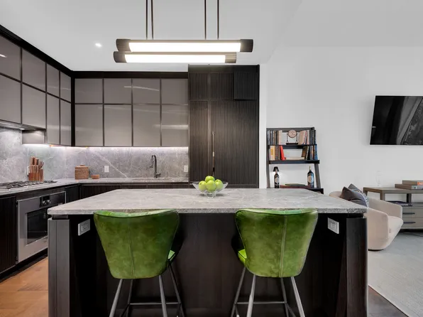 515 West 18th Street image 3 of 12