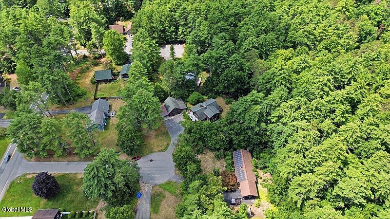 3rd image of 4 Treehouse Lane