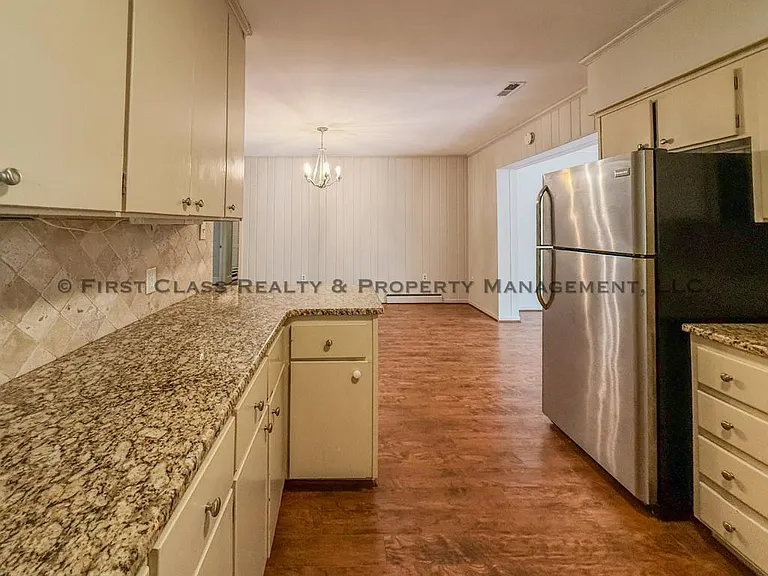 500 Ashworth Rd — Photo 12