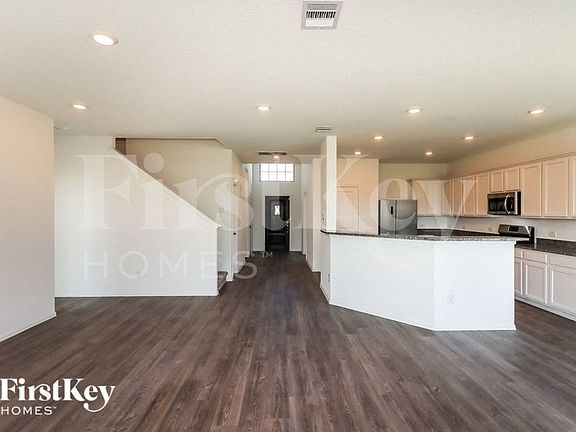 4th image of 7214 Hillside Ave