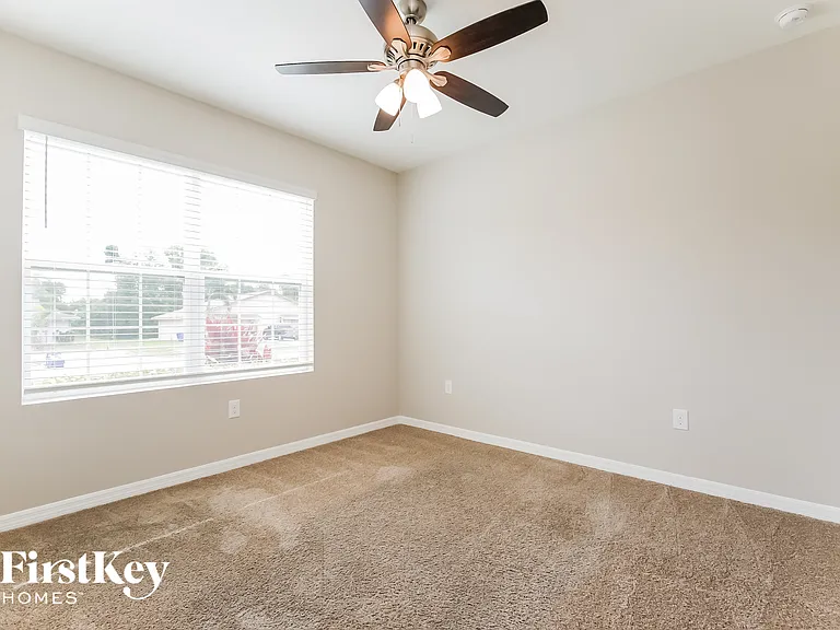 18533 Miami Blvd — Photo 11
