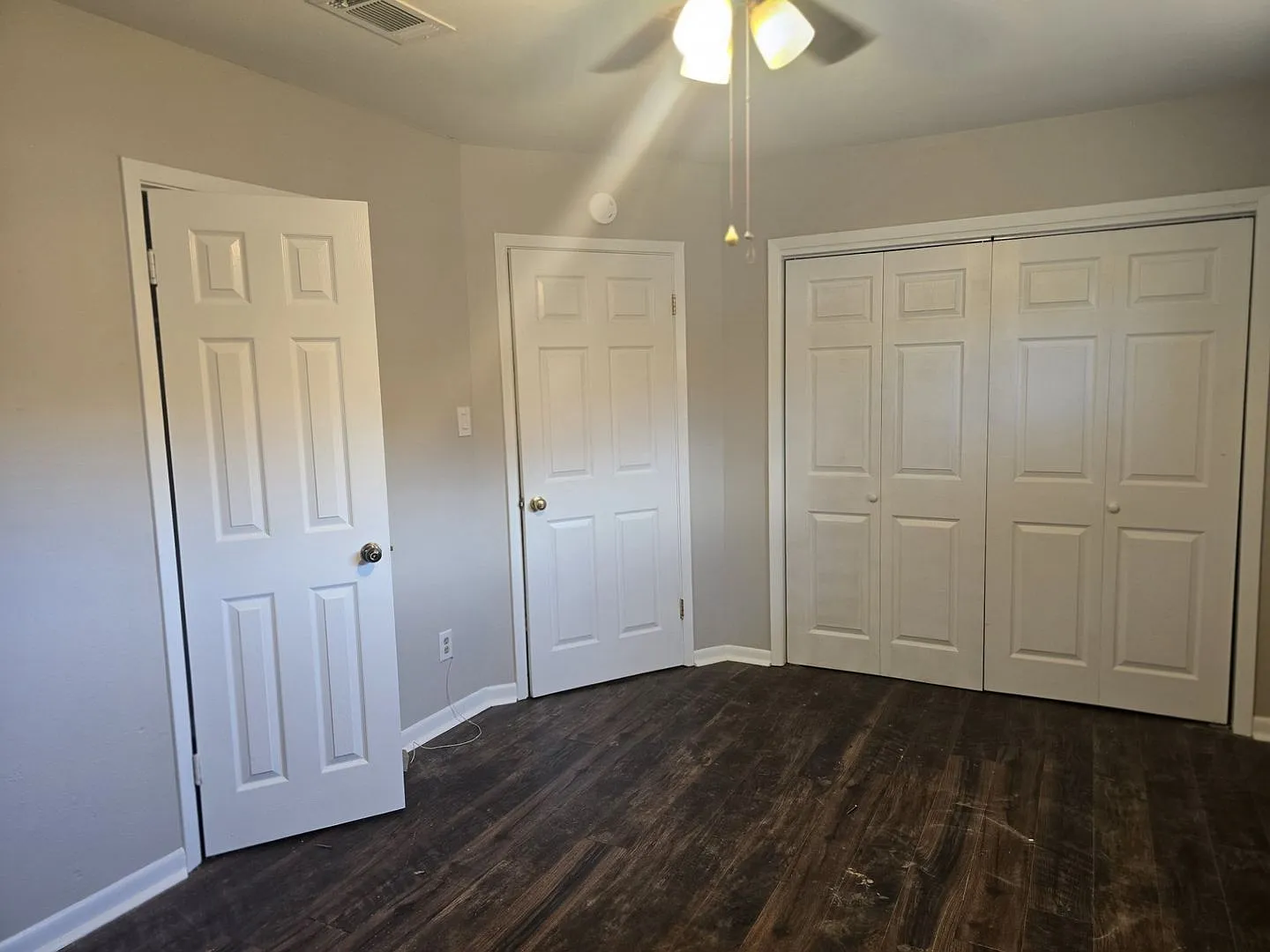 Fresh Paint-Nice Large Mc Crary Southern Hills Home-4br 2.5bth — Photo 2