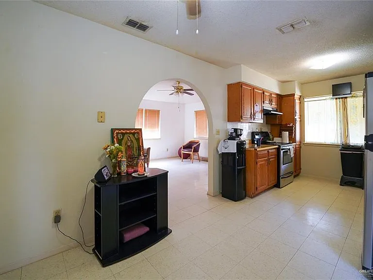 2803 Minnie Ave — Photo 14