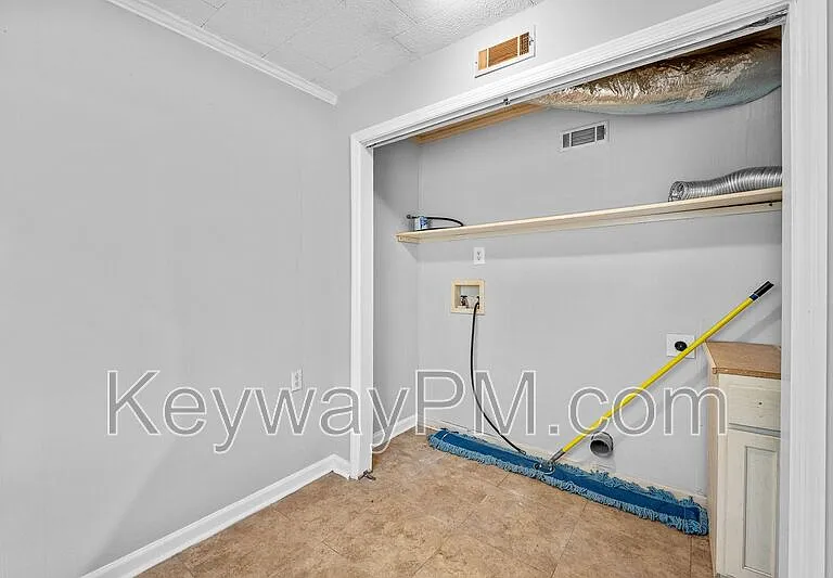 3018 Acorn Rd — Photo 8