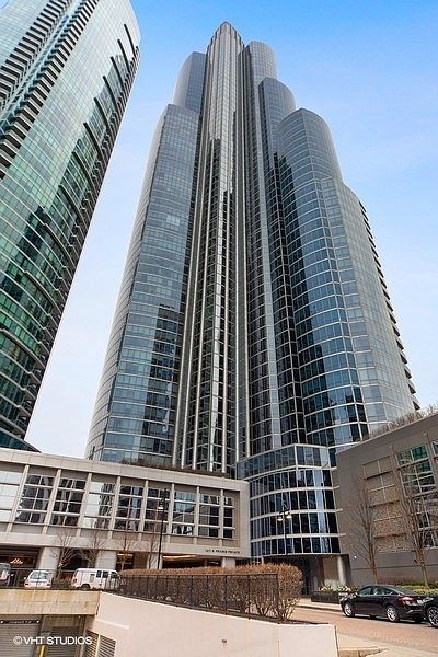 1st image of 1211 S Prairie Ave #1602