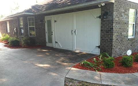 1st image of 177 SW Royal Ct