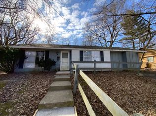 922 Timberline Dr, Danville, IL 61832