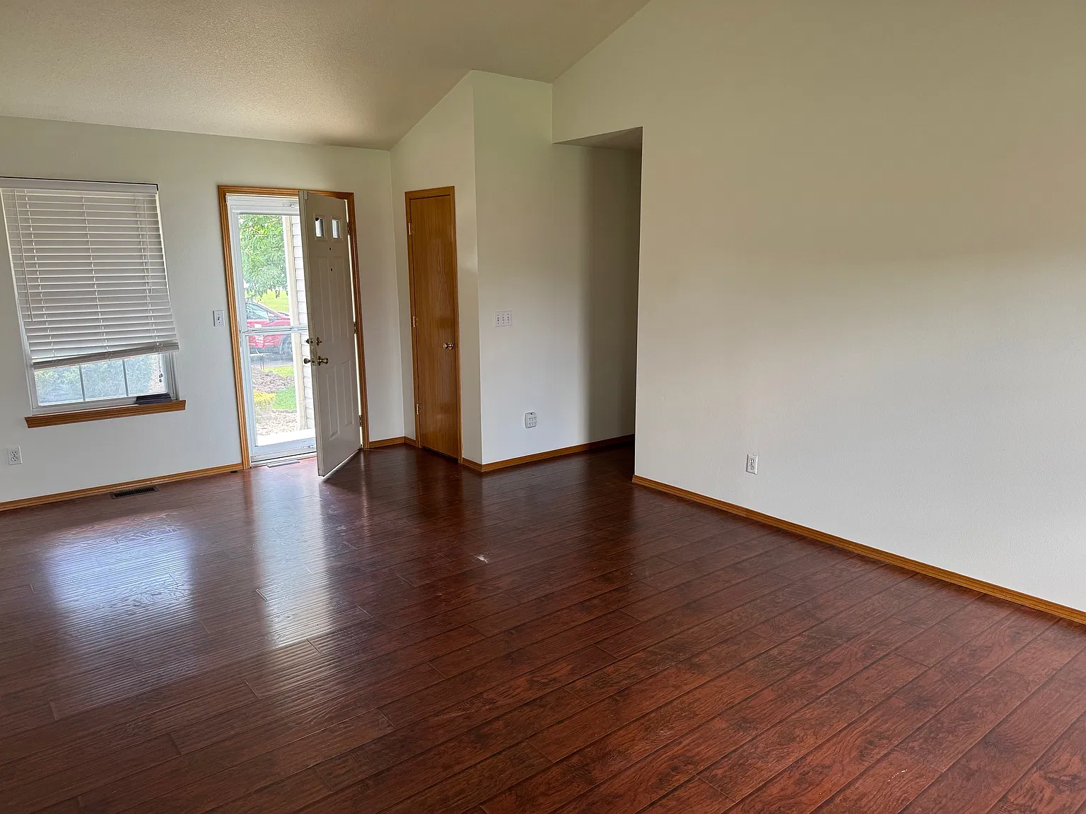 3 bed, 1109 sqft, $1,450 — Photo 4