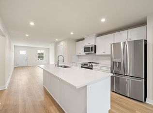 1038 Coconut Ln, Fredericksburg, VA 22406