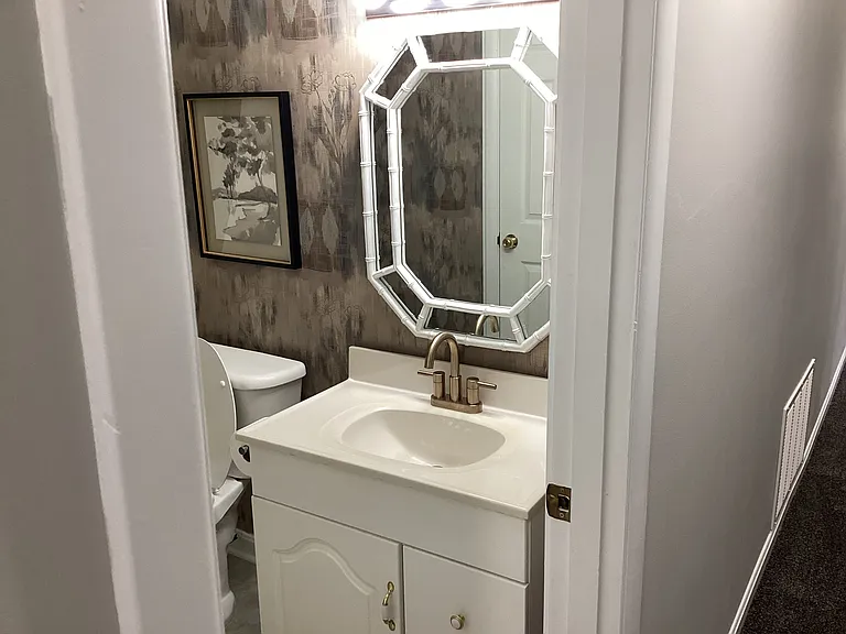 143 Robinhood Dr — Photo 16