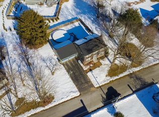 11 Lawn Ave, Cumberland, ME 04021