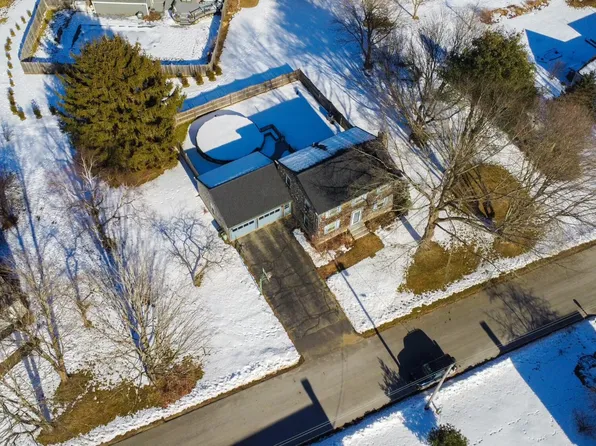 11 Lawn Avenue, Cumberland, ME 04021