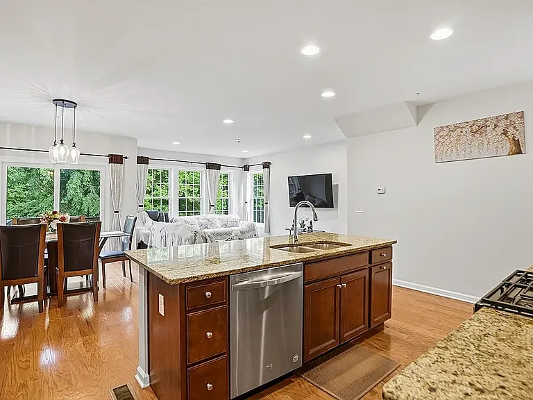 69 Spruce St — Photo 15