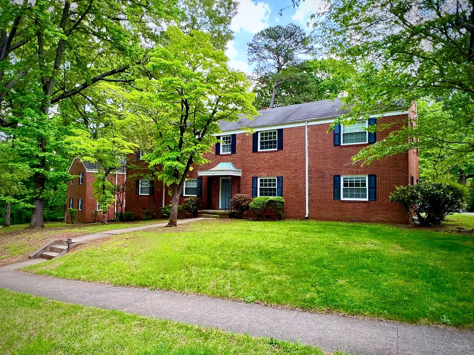 Lindley Park Manor — Photo 4